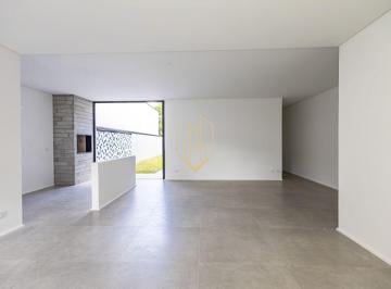 Casa de 3 quartos, Curitiba · Residência térrea com 3 quartos e 4 vagas no Butiatuvinha