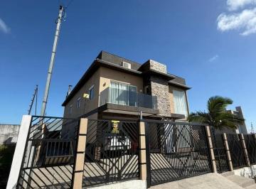 Casa · 210m² · 3 Quartos · 2 Vagas · Linda casa 3 dormitorios com 1 suite