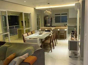Apartamento · 176m² · 3 Quartos · 2 Vagas · Apartamento com espaço de sobra no centro de Taubaté, ao lado da Praça SANTA TEREZINHA.