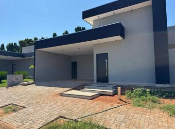 Casa · 147m² · 3 Quartos · 2 Vagas · Casa - Condomínio Costa Leste - Três Lagoas / MS