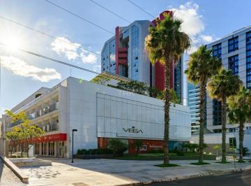 Comercial · 1300m² · 42 Vagas · Um andar inteiro muda até a maneira como os clientes escutam seu pitch.