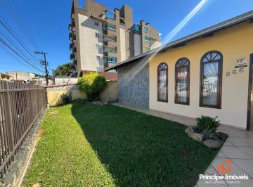 Casa · 219m² · 4 Quartos · 2 Vagas · Casa com 4 quartos no Floresta em Joinville