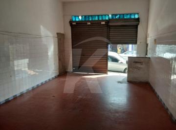 Comercial · 50m² · Salão comercial com banheiro.