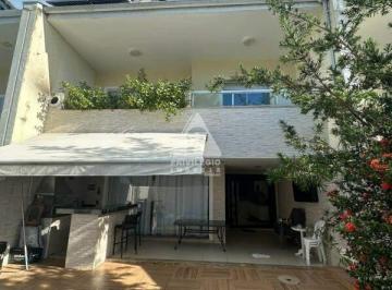 Casa · 200m² · 3 Quartos · 1 Vaga · Linda Casa Tríplex em condomínio fechado no Recreio dos Bandeirantes