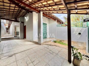 Casa · 180m² · 3 Quartos · 2 Vagas · Casa Geminada Linear 3 Quartos sendo 1 Suíte à Venda, 180m², 2 Vagas, Bairro Santa Mônica, próximo a