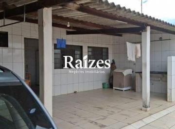 Casa · 42m² · 2 Quartos · 4 Vagas · Casa Residencial à venda em Tibery (Leste) com 2 quartos, quintal e 4 vagas — Uberlândia/MG