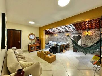 Apartamento · 250m² · 3 Quartos · 1 Vaga · Área privativa à venda no bairro Vila Paris