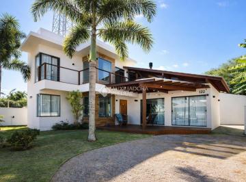 Casa · 141m² · 4 Quartos · 3 Vagas · Casa com 4 quartos à 100 metros do mar na Praia do Sonho, Palhoça/SC