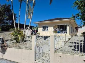 Casa · 130m² · 3 Quartos · 2 Vagas · Casa à venda em São Pedro de Alcântara - SC