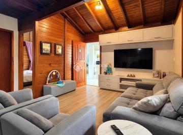Casa · 200m² · 3 Quartos · 2 Vagas · Sobrado de madeira com sala comercial - excelente oportunidade de moradia e renda