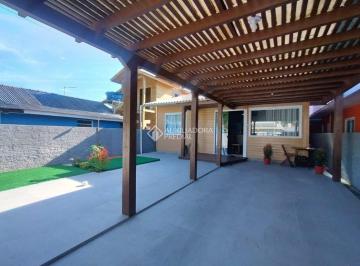 Casa · 70m² · 2 Quartos · 2 Vagas · Casa reformada e mobiliada à venda na Pinheira
