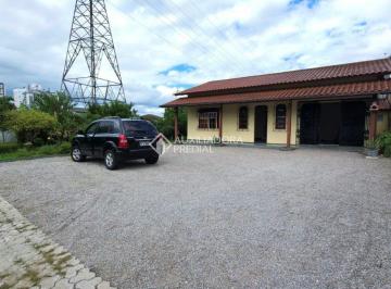 Casa · 705m² · 2 Quartos · 2 Vagas · Casa à venda no Centro de Palhoça