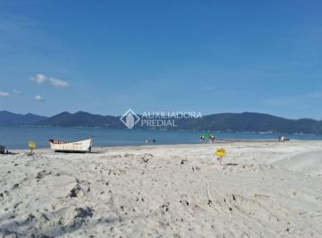Casa · 200m² · 3 Quartos · 3 Vagas · Kitnets pé na areia da Passagem no Macimbú