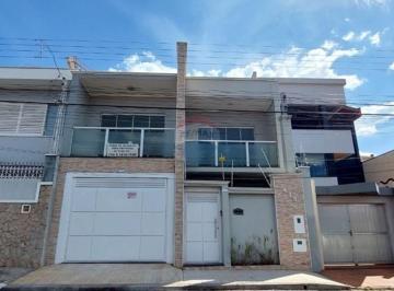 Casa · 197m² · 3 Quartos · Amplo Sobrado para Moradia ou Negócio Próprio no Centro de Itapira