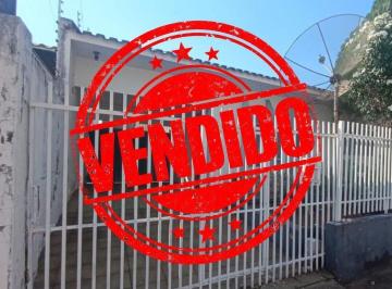 Casa · 135m² · 3 Quartos · Residência Padrão