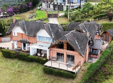casa-para-venda-no-vila-natal-em-campos-do-jordao-sp · Casa / Venda