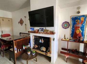apartamento-para-locacao-no-vila-abernessia-em-campos-do-jordao-sp · Apartamento / Locação