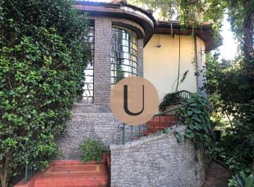 64d72f13a6ad53761c5467e9491e74aeaa821140 · Sofisticação e natureza em perfeita harmonia: 410m² construídos e 8 vagas