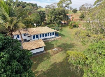 Rural · 45000m² · 6 Quartos · 2 Vagas · Lindo Sítio á Venda de 45.000m² com 2 Lagoas Naturais, 6 Quartos e Suíte em Esmeraldas/MG – Divisa c