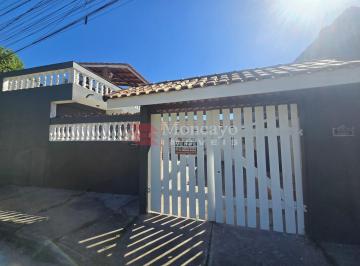 Casa · 70m² · 3 Quartos · 4 Vagas · Casa à venda no bairro Jardim Aruan.