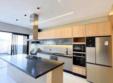 Casa de 3 quartos, Brasília · Casa com 320 mts², 3 quartos, piscina e churrasqueira Jardim Botânico - Brasília
