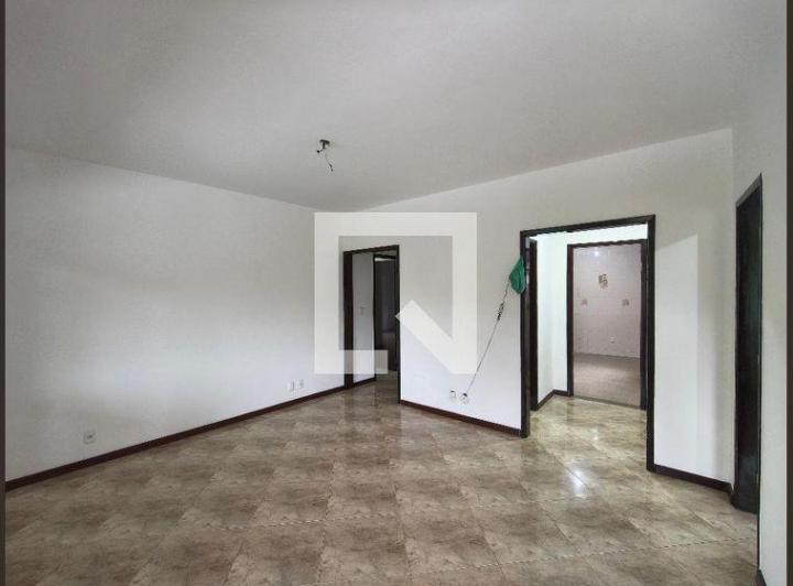Foto do imóvel - Aluguel de casa em condomínio com 3 quartos, 1 suíte e varanda