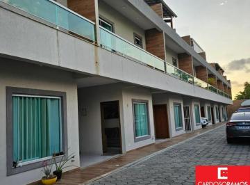 Casa · 173m² · 3 Quartos · 2 Vagas · Casa Padrão em Lauro de Freitas