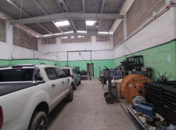 Comercial · 220m² · Comercial Barracão em Lauro de Freitas