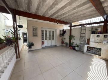 13f3b428-3009-444c-b2c2-95e796284028 · Versátil casa para venda em Vila Gustavo com 5 quartos, sendo 3 suítes, 216m²