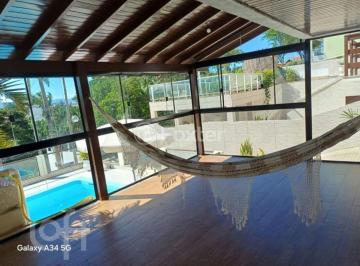 c2d26b44 · Casa, 5 dormitórios, 240 m², em Abraão