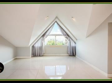 Casa · 253m² · 3 Quartos · 4 Vagas · Casa à venda - em Santo Inácio