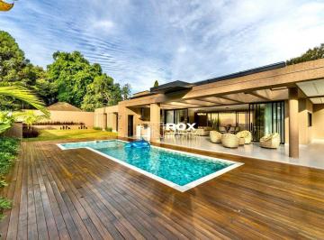 beb9f13dea5f0879daf26f0ce4814b7e398718f1 · Casa de alto padrão, mobiliada com moveis planejados com 3 suítes à venda por R$ 8.000.000 - Planta