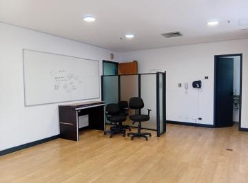 Comercial · 45m² · 1 Vaga · Sala comercial na Rua Joaquim Floriano, N. 243 - Conjunto 61 • 45 m²