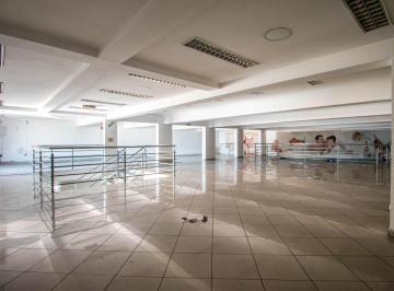 Comercial · 800m² · Loja na Rua Domingos Calheiros, N. 308 • 800 m²