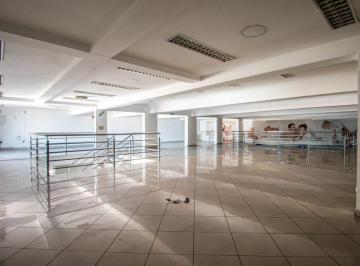 Comercial · 800m² · Loja na Rua Domingos Calheiros, N. 308 • 800 m²