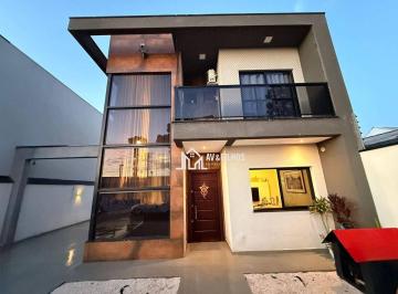 02448d7d5dd29ecb42e71e19241332fd058a6185 · Sobrado à venda na Vila Ipanema – Piraquara | 3 quartos (1 suíte) | Terreno amplo