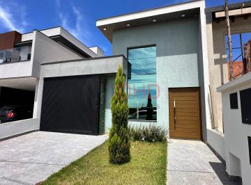 Casa · 200m² · 3 Quartos · 4 Vagas · Casa no Condomínio Villagio Wanel com piscina