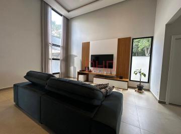 Casa en Venda de 3 quartos Condominio Villa Verona · Condomínio Villa Verona - 3 suítes - piscina e escritório