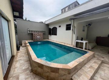Casa de 4 quartos, Itanhaém · Casa com 4 quartos e piscina em Itanhaém.