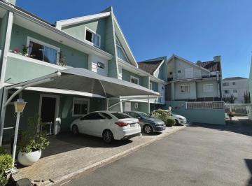 Casa · 160m² · 4 Quartos · 2 Vagas · Excelente Sobrado Triplex em condomínio fechado
