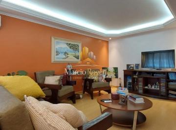 Casa · 240m² · 3 Quartos · 4 Vagas · Sobrado no Residencial Abel.