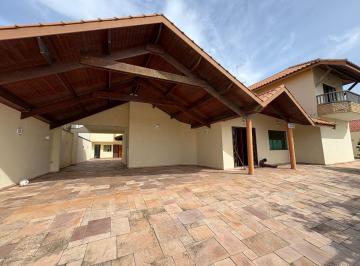 Casa de 6 quartos, Peruíbe · Casa à 100m do mar com 6 quartos e área gourmet em Peruíbe.