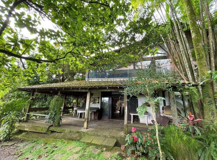 Foto do imóvel - Oportunidade única no Itanhangá – Viva cercado pela natureza! Essa charmosa casa está.