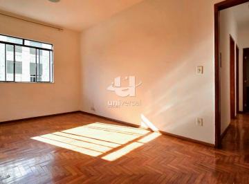 Sala · Apartamento de 2 Quartos com Excelente Potencial e Sol da Manhã