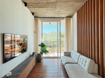 Casa · 320m² · 3 Quartos · 3 Vagas · Casa com 3 quartos e 3 vagas mobiliada 350m²  na Chácara das Pedras.