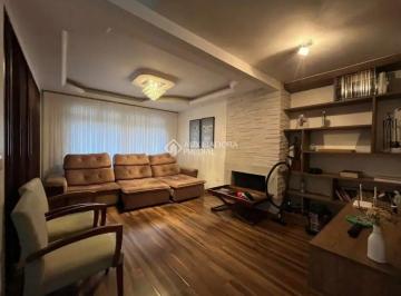 Casa · 239m² · 5 Quartos · 5 Vagas · Auxiliadora Predial aluga Casa de 5 dormitórios, sendo 3 suítes, no bairro Campeche.