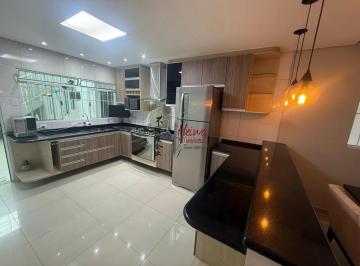 Casa · 180m² · 3 Quartos · 2 Vagas · Sobrado 3 Quartos com suíte | Parque Nações Unidas | R$ 790 mil