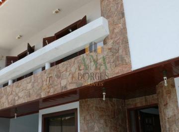 Casa · 3 Quartos · Imóvel espaçoso e muito bem conservado em bairro tranquilo