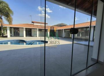 Casa · 4 Quartos · Casa com 02 Suítes em Condomínio