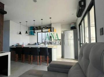 Casa · 3 Quartos · Sobrado com 03 dormitórios e Suíte